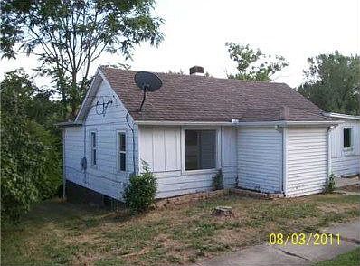 3rd image of 324 W Main St