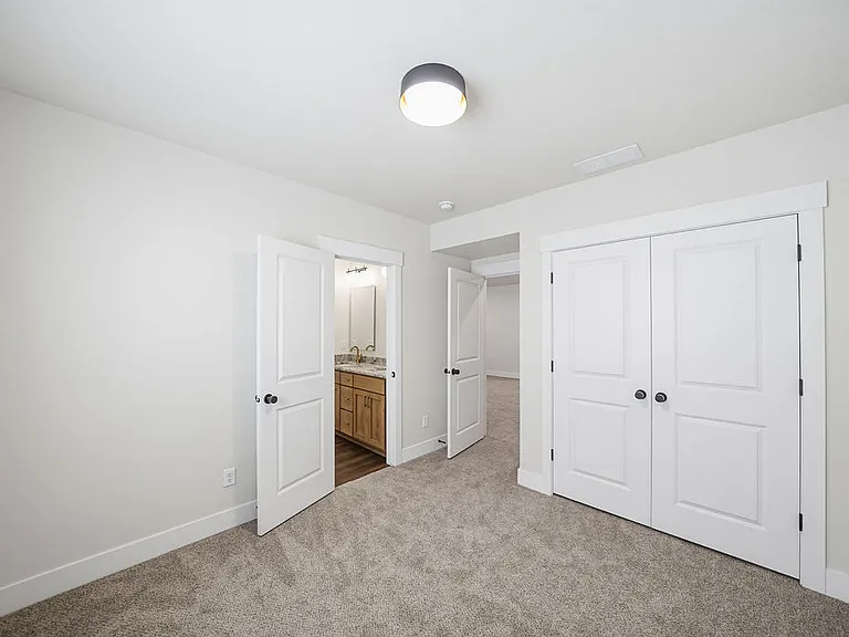 445 E River Ln — Photo 49
