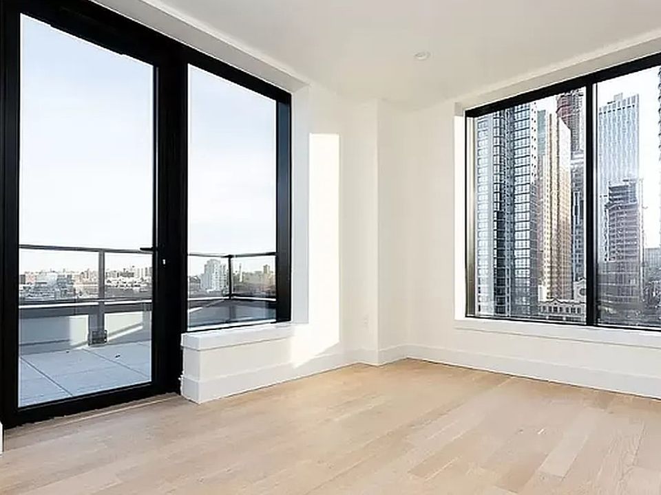 1st image of 260 Gold St APT 1002