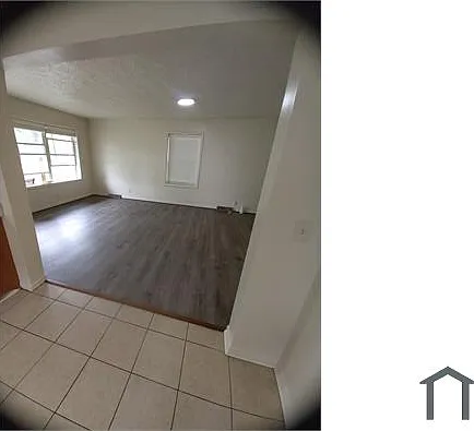 4 bed, 1320 sqft, $1,800 — Photo 3