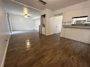 12301 N 58th St APT 52, Tampa, FL 33617