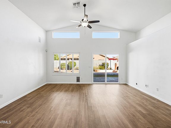 3rd image of 460 E ARABIAN Drive