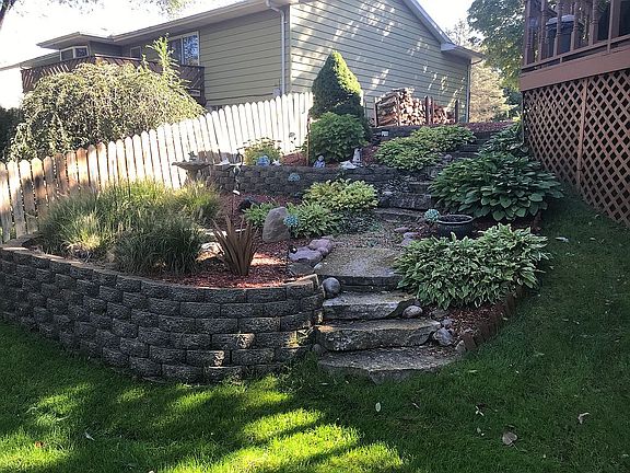 5th image of 222 Evergreen Ave