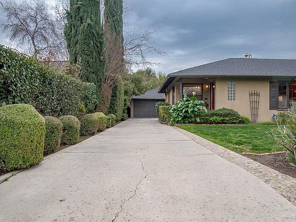 3rd image of 1705 W Kaweah Ave
