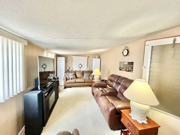 1026 W Virginia Dr, Sebring, FL 33870