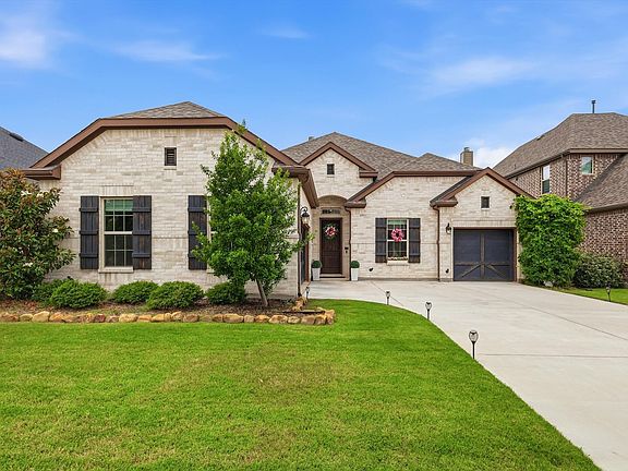 3rd image of 616 Lake Cove Dr