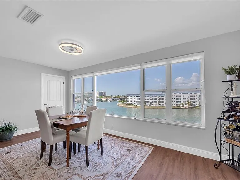 6025 Shore Blvd S #405 — Photo 6