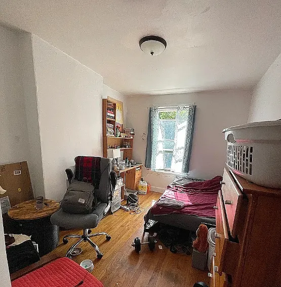 4 bed, 1200 sqft, $4,900 — Photo 2