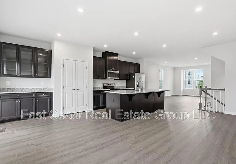 105 Dripping Spring Dr — Photo 6