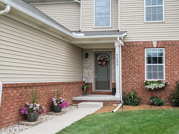 3rd image of 716 Davenport Dr
