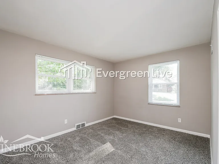 46 Jean Dr — Photo 13