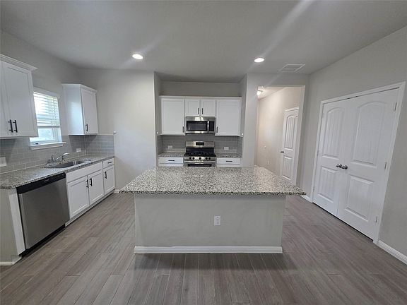 4th image of 4305 Porter Farm Rd
