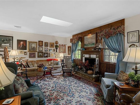4th image of 11 Apple Blossom Ct