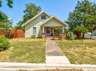 425 E Akard St, Weatherford, TX 76086