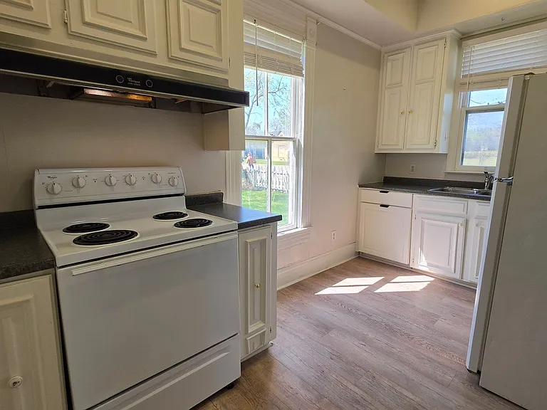 145 N Kealy St — Photo 14