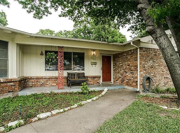3rd image of 805 Clebud Dr