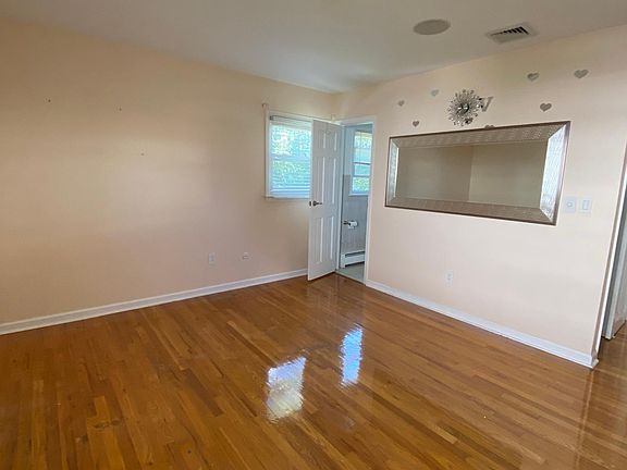 5th image of 55 E Joseph St Floor 1