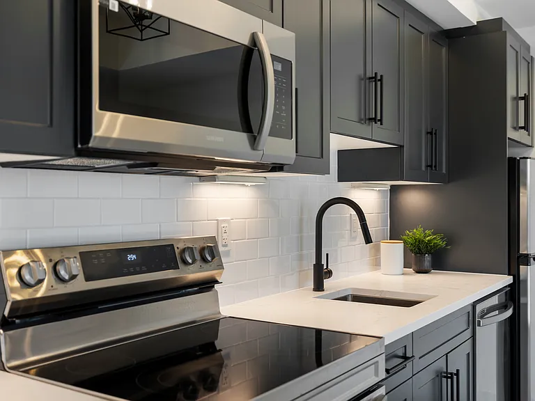 11 Merkel Manza Blvd — Photo 4