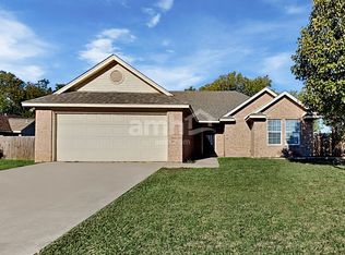 129 N Point Dr, Krum, TX 76249