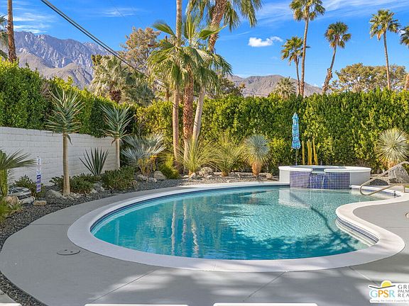 3rd image of 805 E Garden Rd