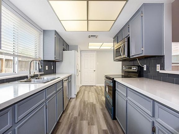 5th image of 9510 Denbridge Dr
