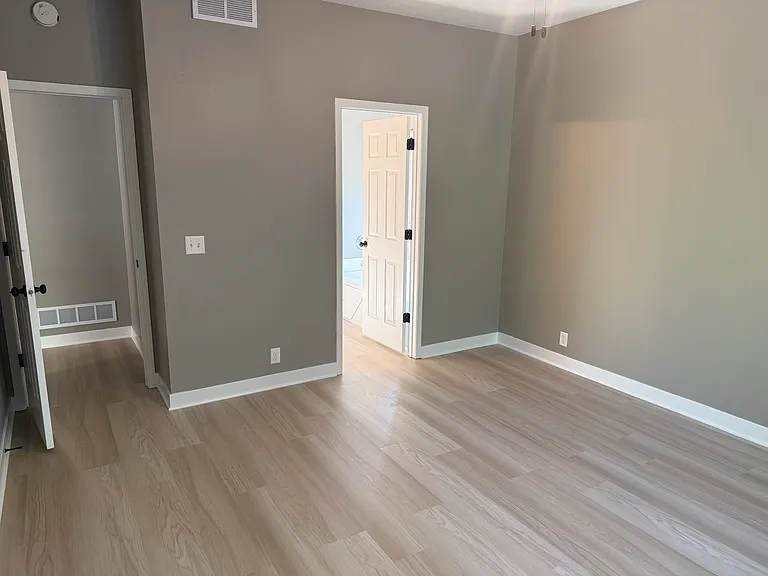 15305 Saratoga St — Photo 19