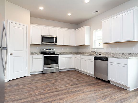 Chef-ready kitchen in the Hartwell