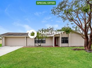 110 Gateside St, Lehigh Acres, FL 33936
