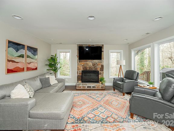 5th image of 10 La Floresta Ln