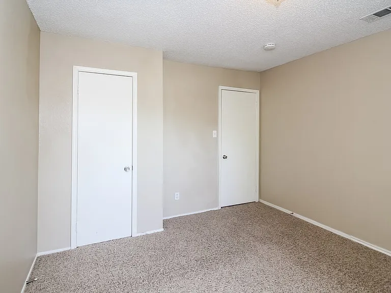 1037 Eagle Ct — Photo 13