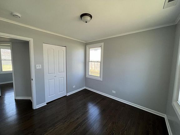 5th image of 14608 S Whipple St