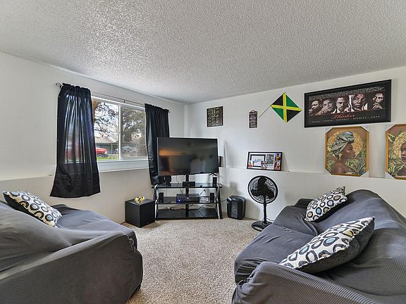 2nd image of 1606/1608 E Nebraska Ave