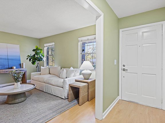 4th image of 1449 Oldfield Dr