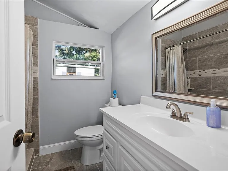 1571 S Myrtle Ave — Photo 8