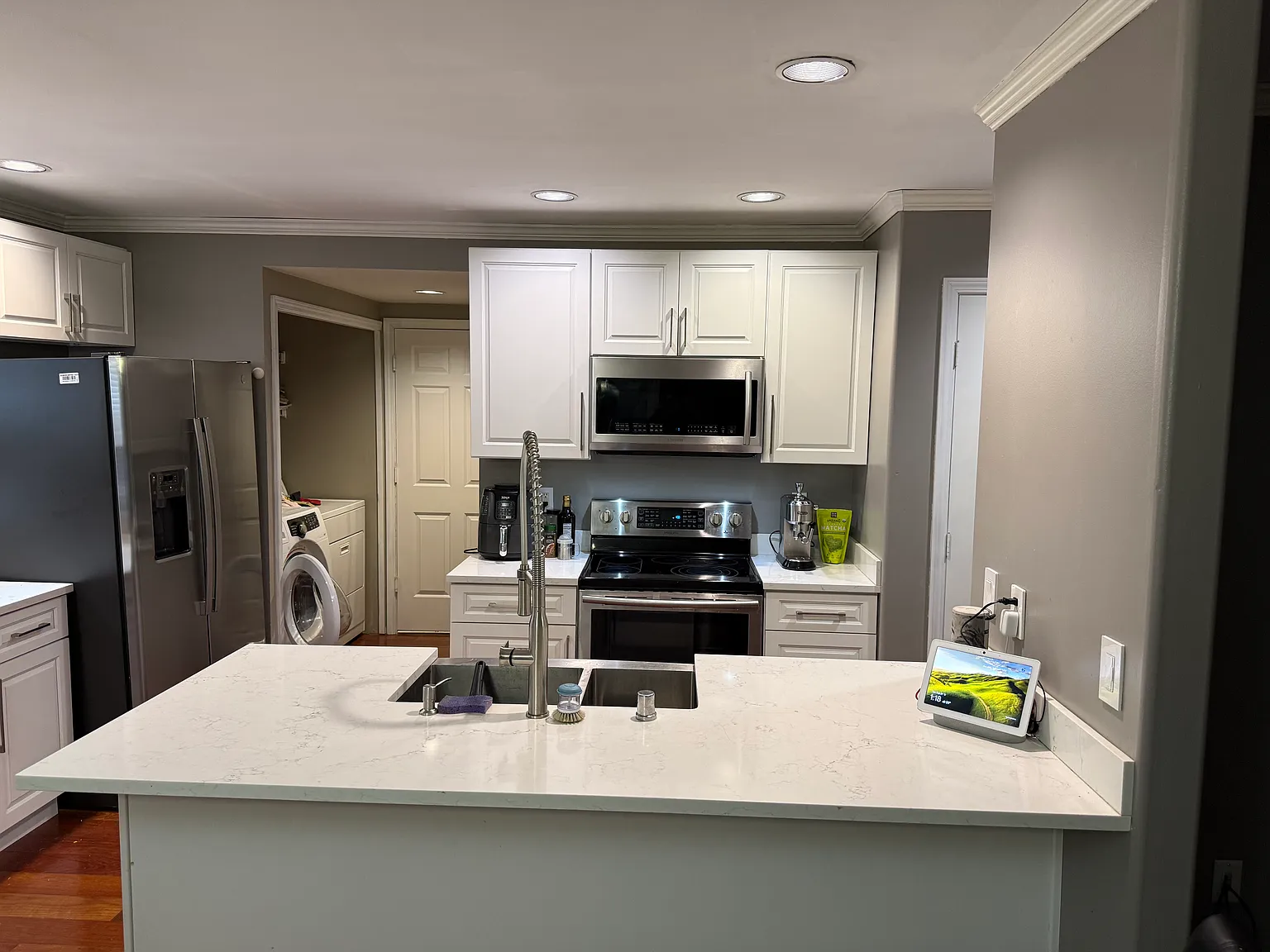 4 bed, 2.5 bath, 1906 sqft, $3,550 — Photo 4