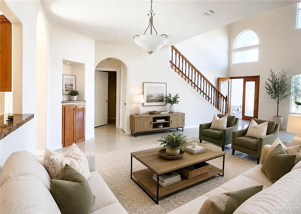 4 bed, 3.0 bath, 2767 sqft, $2,900 — Photo 3