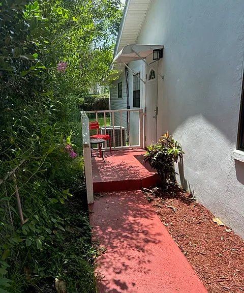 13 S Palmway Ave #A — Photo 2