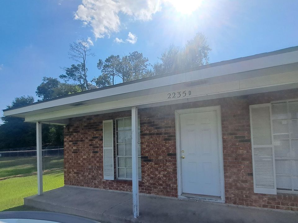 1st image of 2235 Linda Ave