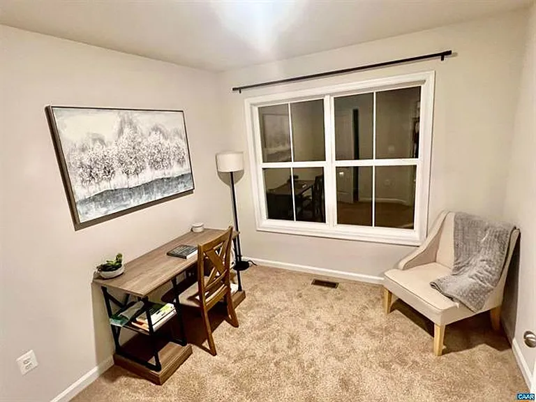 2209 Swallowtail Ln — Photo 16