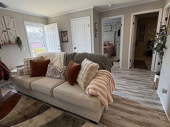 3rd image of 360 E Tuttle Rd #9