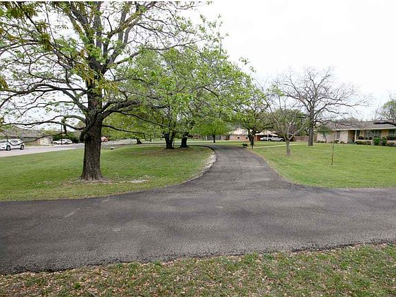 3rd image of 6 Chris James Ave