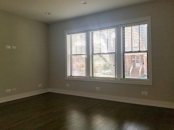 3rd image of 2255 W Argyle St #2