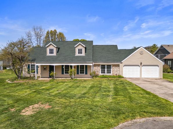 8 Congressional Way, Huntington, WV 25705