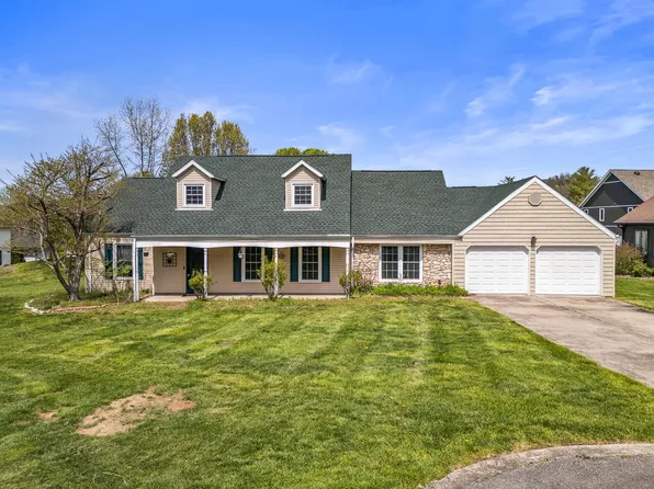 8 Congressional Way, Huntington, WV 25705