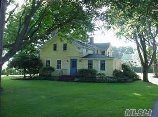 32852 Main Rd, Cutchogue, NY 11935