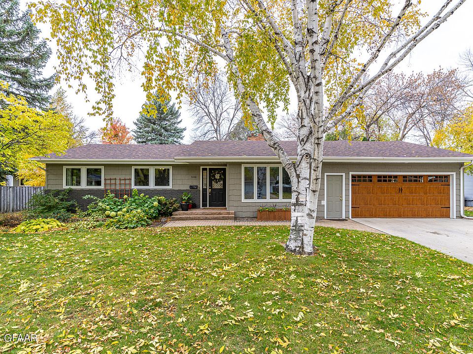 1st image of 3118 W Elmwood Dr