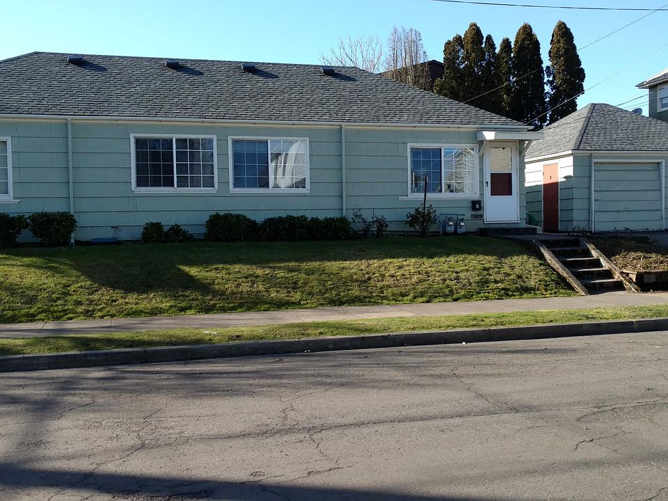 This unit 3383 is on left side. No garage use