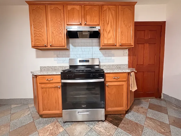 173-175 Cornell St #1 — Photo 19