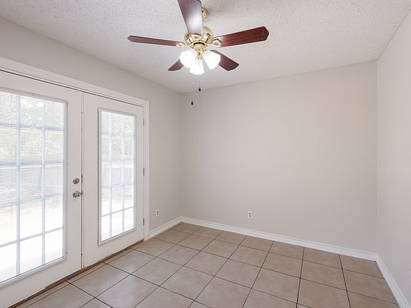 4th image of 6647 Beech Trail Dr
