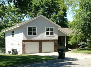 700 Southview Ct SW, Hutchinson, MN 55350